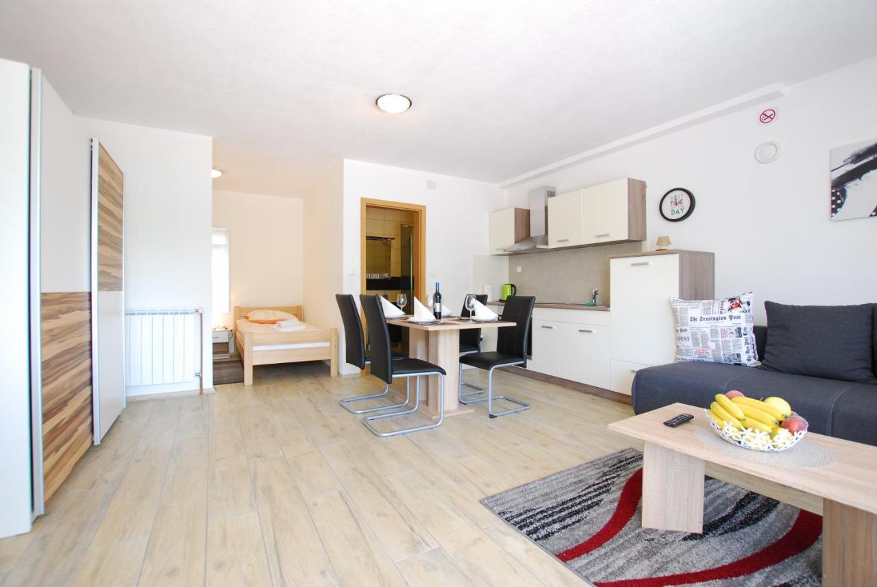Apartments With A Parking Space Rijeka - 18146 Екстер'єр фото